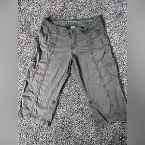 Sonoma. Womens capris size 6 petite